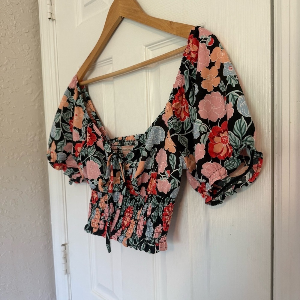 B.O.G. Collective Floral Puff Sleeve Crop Top Summer Spring Beach Medium - Picture 2 of 6